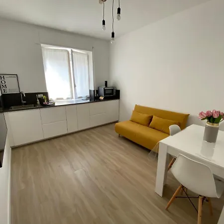 Renovated In The Center Of Apartment
